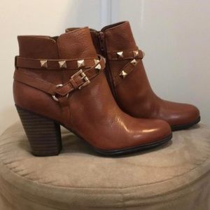 GUESS • “FRAN” • Brown Studded Leather Booties • Size 8 • NEW IN BOX!!